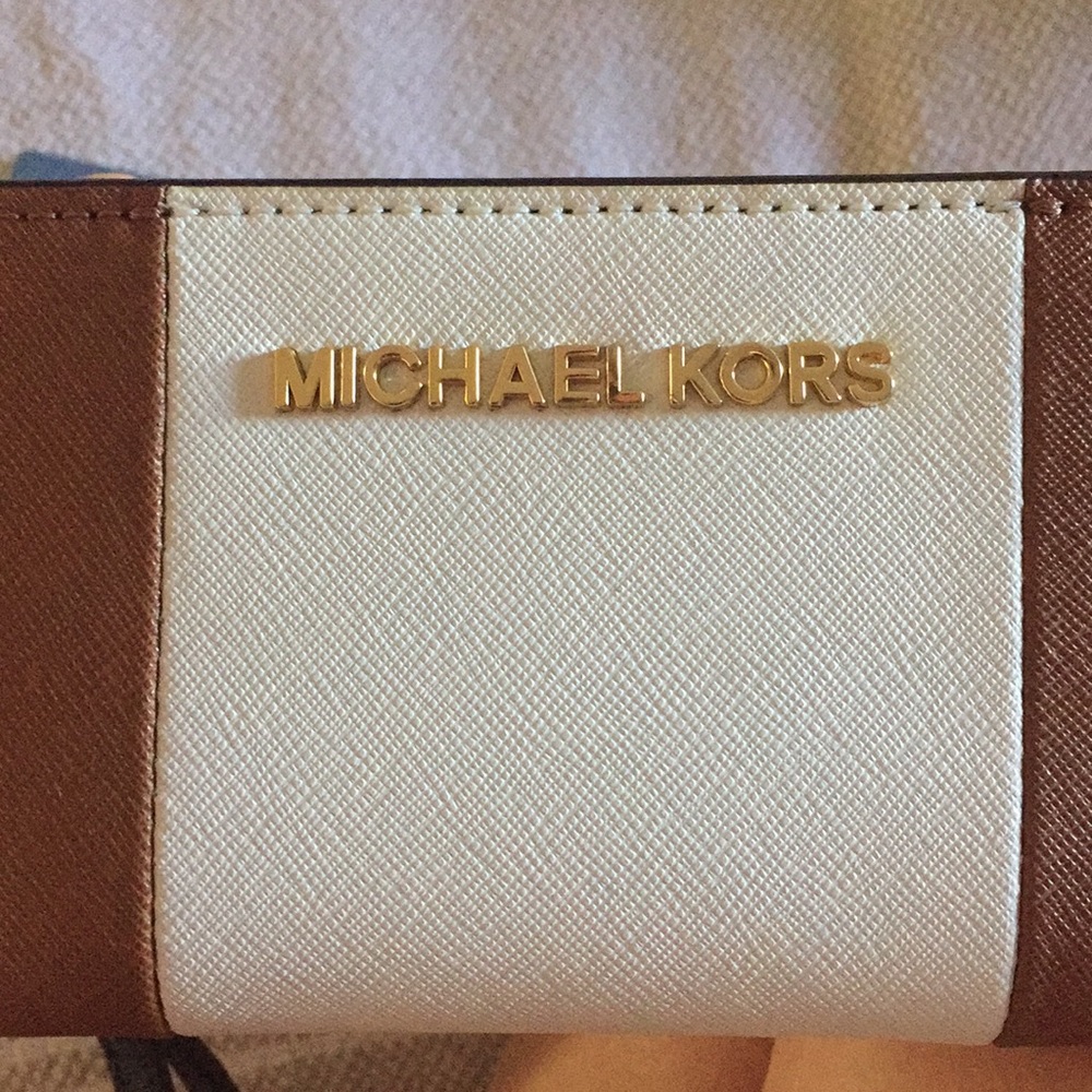 Michael Kors IPhone 6 clutch .